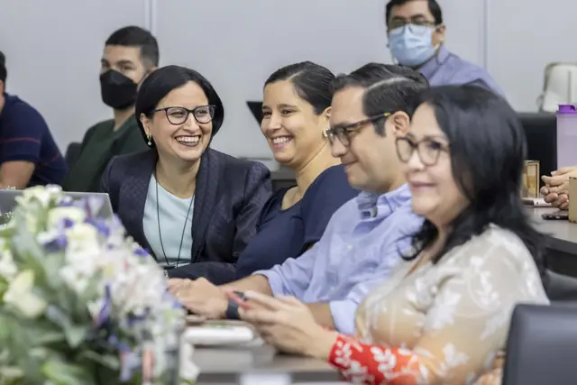 Equipo de Coding Bootcamps ESPOL en un evento